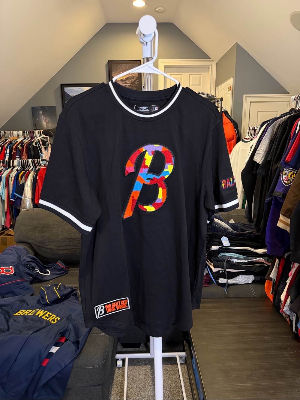 Baltimore Orioles Pro Standard Multicolor Chenille Logo T-Shirt – Men’s L